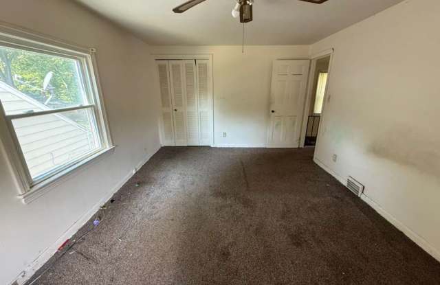 2 BED 1 BATH SINGLE FAMILY HOME! Gallery 3