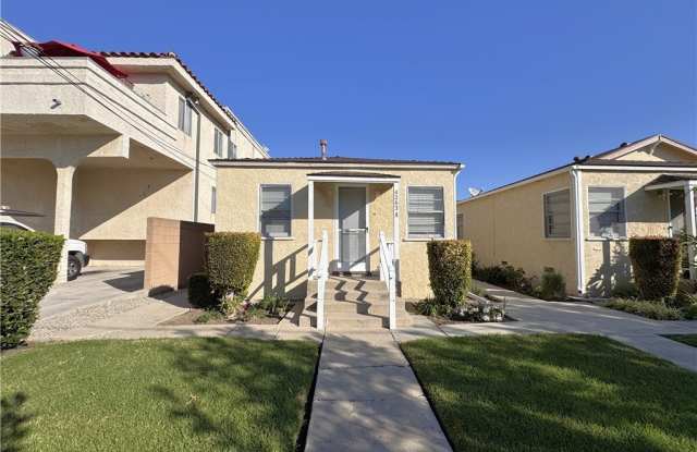 4263 W Broadway photos photos