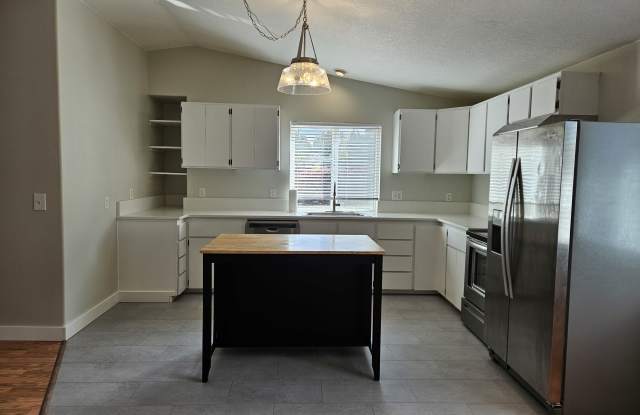 13225 Southeast Oatfield Road photos photos