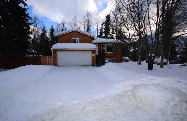 3 Bedroom Eagle River House w/ Fenced Yard! photos photos