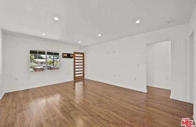 6712 Cedros Avenue photos photos