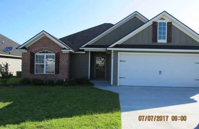 Beautiful and convenient - 3915 Sierra Court, Valdosta, GA 31605