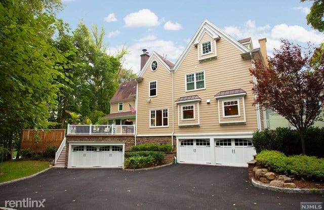 131 East Hamilton Avenue A - 131 E Hamilton Ave, Englewood, NJ 07631