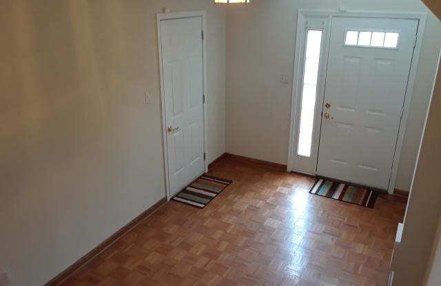 870 VANDERBILT TERRACE SE Gallery 2