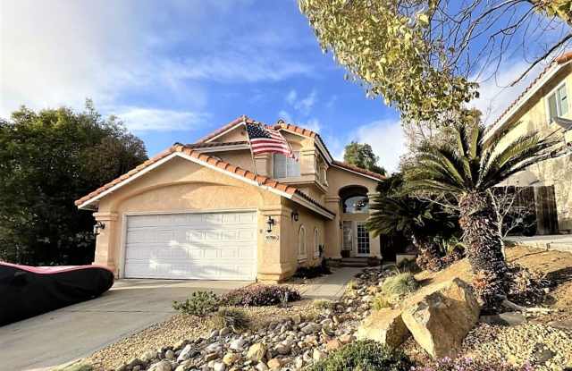 Beautiful Single Family home with Large Backyard photos photos