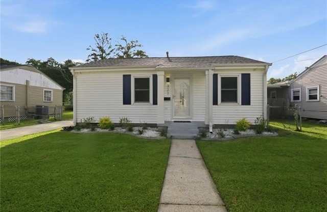 327 WAINWRIGHT Avenue photos photos