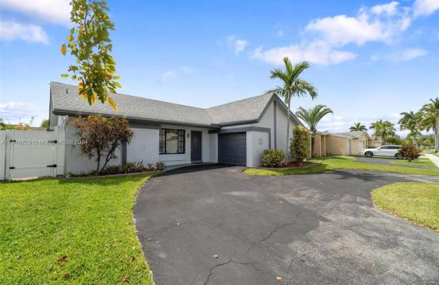 11800 Nw 37th Pl - 11800 Northwest 37th Place, Sunrise, FL 33323