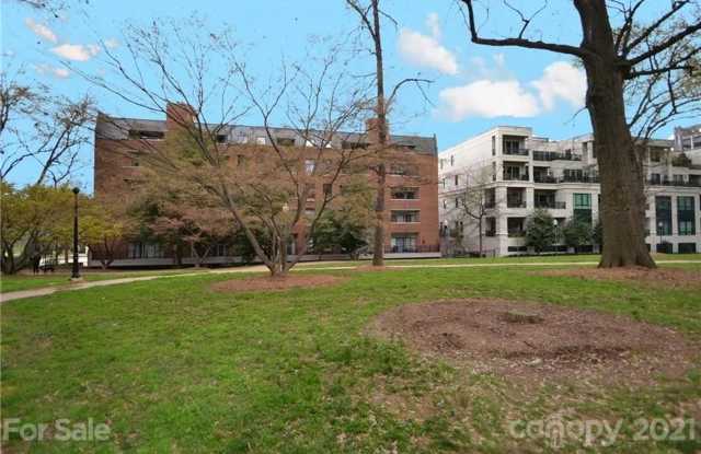 Room in 2 Bedroom Condo at N Poplar St photos photos