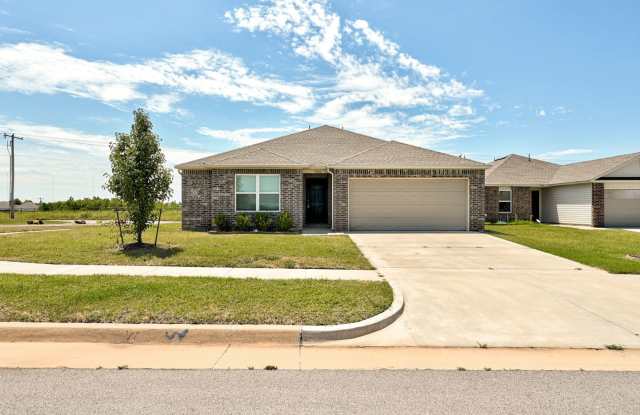 Beautiful 4BD/2BTH with a 2 car garage in Sienna Ridge Community - 9440 Southwest 44th Terrace, Oklahoma City, OK 73179