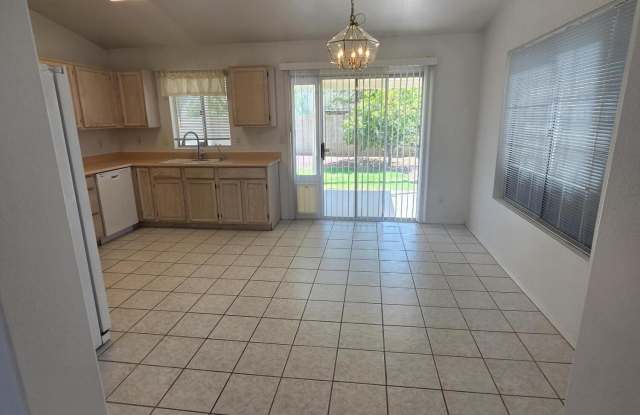 2925 E BLACKHAWK Drive Gallery 4