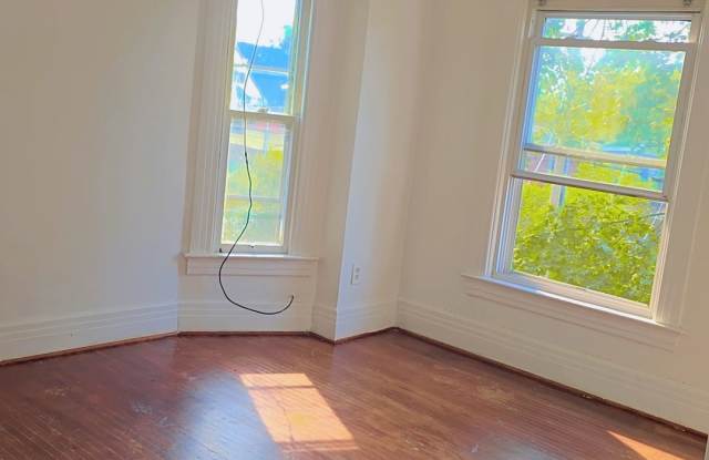 414 Douglas Gallery 2
