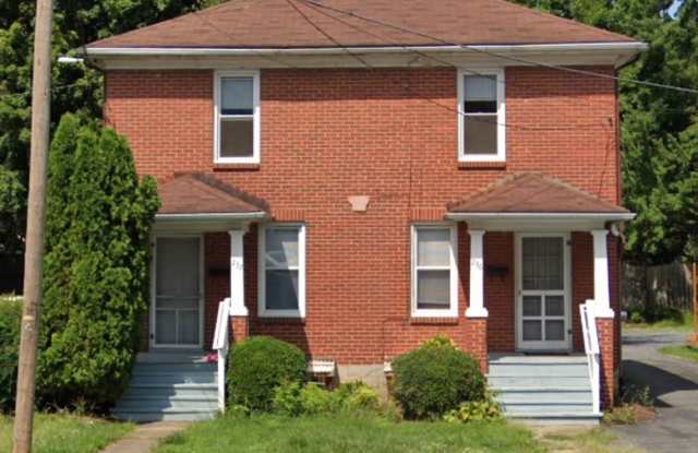 4 Bedroom Townhome Across Street from JMU photos photos