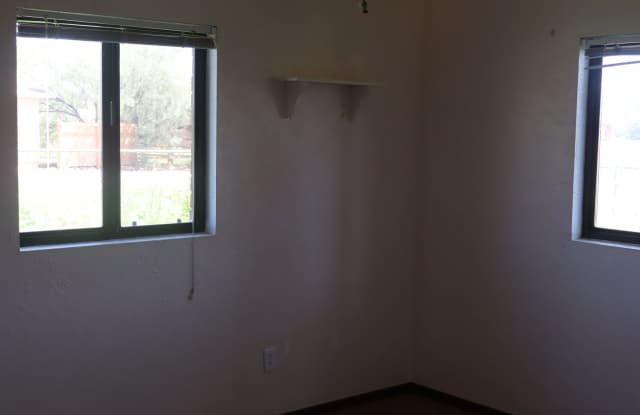 10121 S. Axe Head Gallery 4