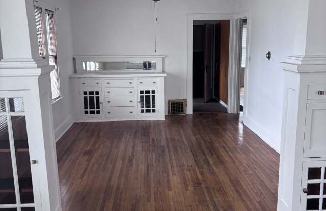 710 West Thrush Avenue Gallery 3