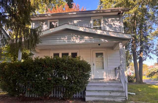 Spacious 3 Bedroom Single Family Home in Akron - Only $1,350/mo Gallery 1