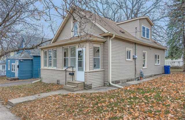 475 Lawson Ave Avenue W photos photos