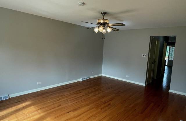 569 W Crockett Avenue Gallery 2