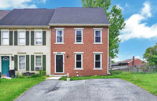 Charming 3 Bedroom, 1.5 Bath Townhome in Elizabethtown! photos photos