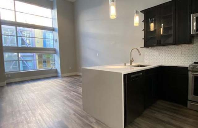 HUGE, remodeled 2 Level 2br/2Ba Loft, Parking! Laundry! PROGRESSIVE photos photos