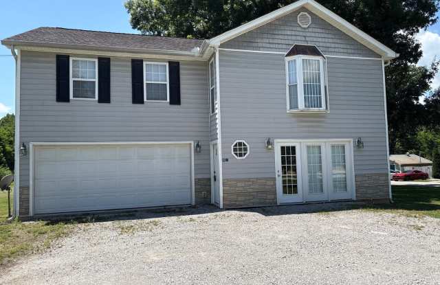 Beautiful 2 Bedroom Home with Spacious Bonus Room! photos photos