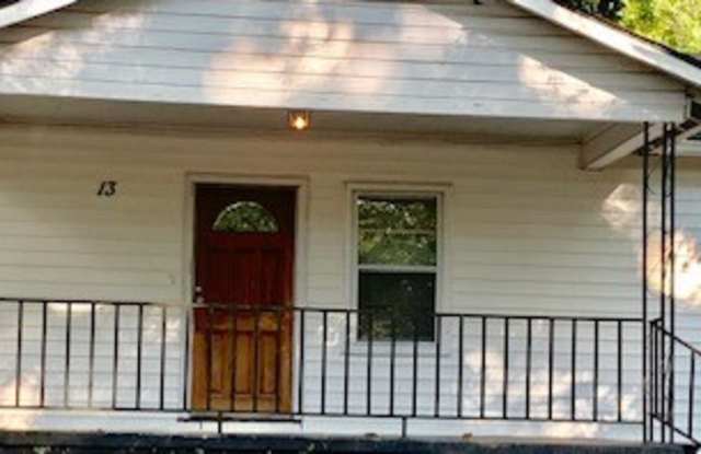 4 Bedroom 2 Bath Near Downtown Newnan Gallery 3