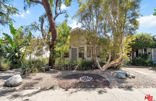 2534 Wellesley Ave photos photos