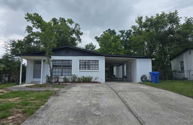 Well-Maintained 3-Bedroom Home with Workshop and Fenced Yard photos photos