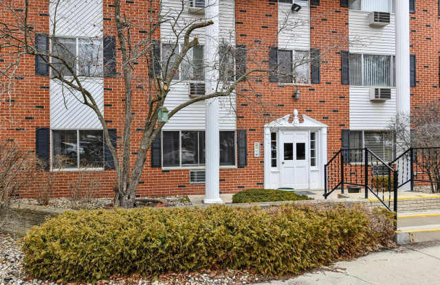 255 Elmwood Ave # UW1872C photos photos