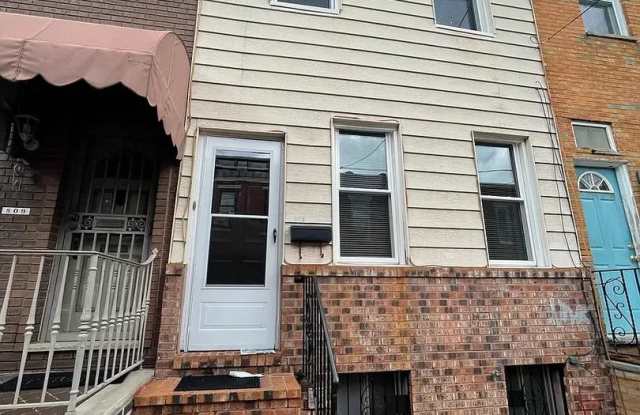 Cute Passyunk Square 2 Bedroom House! W/D! Yard! Come check this out. photos photos