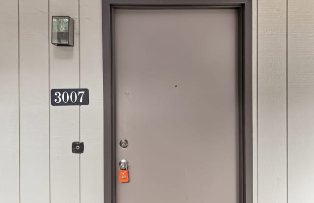 Studio Living Close to Everything! - $250 OFF 1 MONTH'S RENT Gallery 4