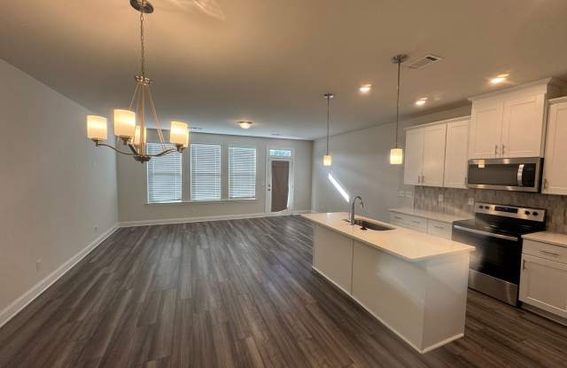 FOR LEASE- TOWNHOME 1.5 MILES FROM I40! Gallery 3