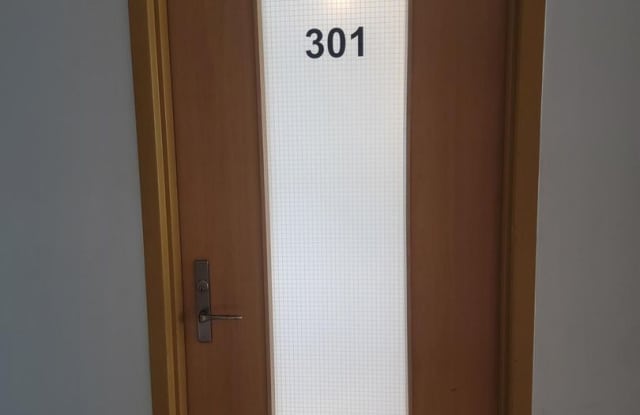 Luxurious 2 bedroom, 2 bathroom condo located in downtown ABQ! Showings available! Gallery 3