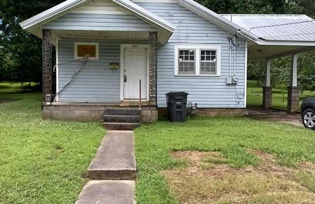 LEASED 3 Bedroom, 2 bathroom home for lease @ 1211 W Vine in Searcy ($785) photos photos