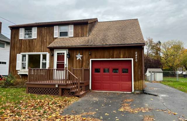 Spacious 3-bedroom, 1.5-bath Colonial in East Irondequoit! photos photos Spacious 3-bedroom, 1.5-bath Colonial in East Irondequoit! photos photos