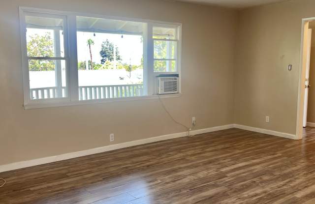 5818 Pickering Ave photos photos