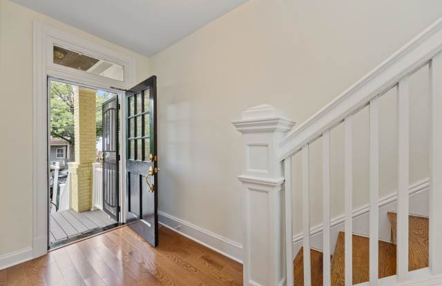 916 Shepherd St Nw Gallery 4