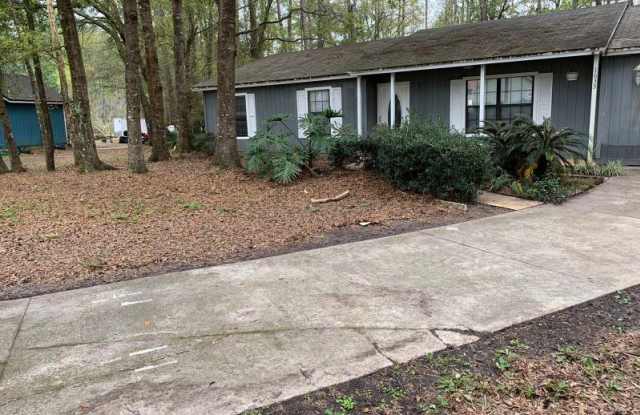 1633 Twin Oak Dr E Gallery 2