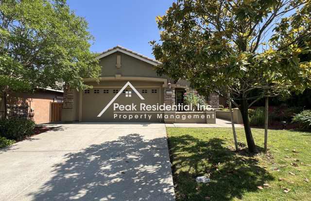 Beautiful 3bd/2ba Folsom Home with 2 Car Garage photos photos