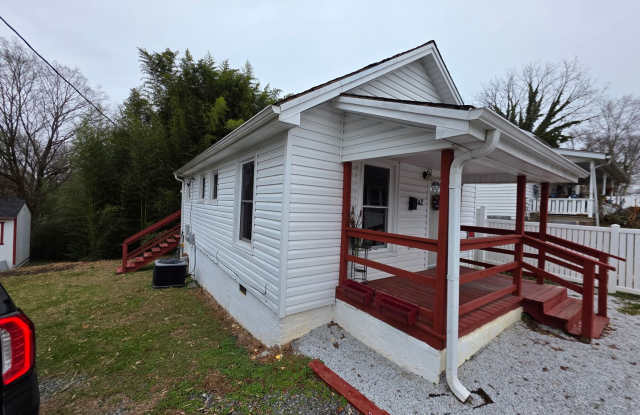 Charming 1 Bedroom Home Near Downtown Mount Airy photos photos