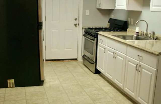Spacious 4 Bedroom Home photos photos