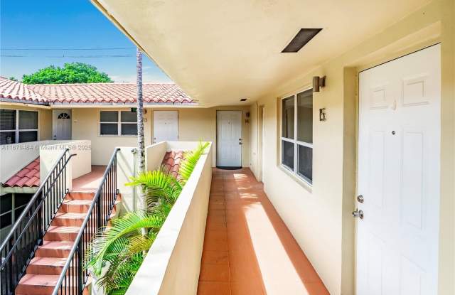 2025 Miami Rd photos photos