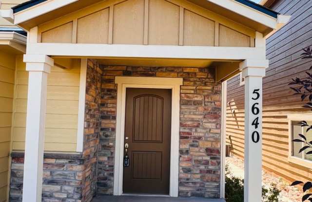 Beautiful End-Unit Townhome with Mountain Views photos photos