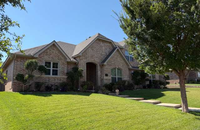 Exquisite luxury home with lots of functionality and space in Greenways Gallery 4