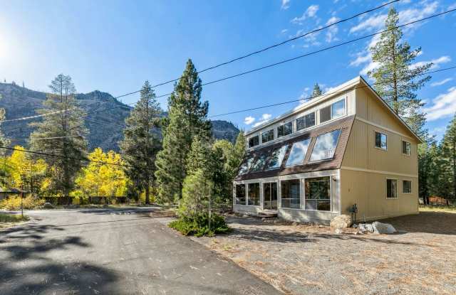 Large Mountain home with garage by the river photos photos