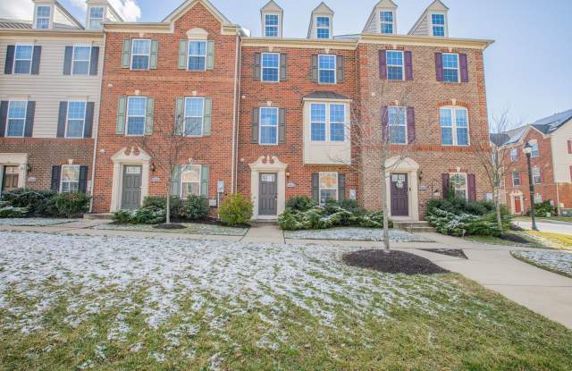Amazing 5 BR/4.5 BA Townhome in Greenbelt! - 5452 Stream Bank Lane, Greenbelt, MD 20770