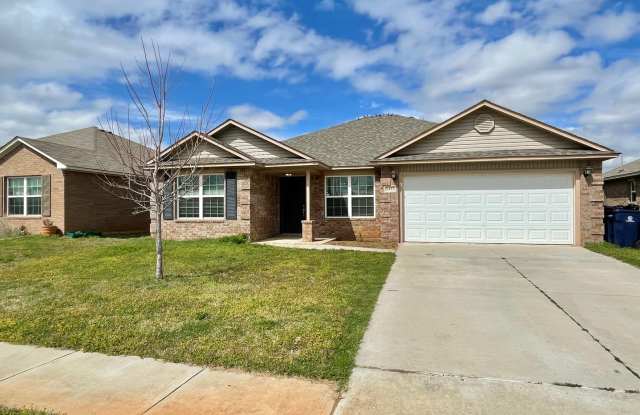 Beautiful 4 bed Bedroom Home in Mustang Schools! photos photos
