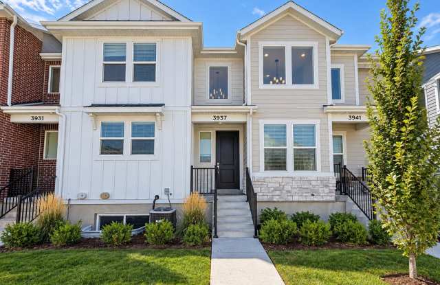 Lehi Townhome - Available Now! Pet Friendly. Gallery 1