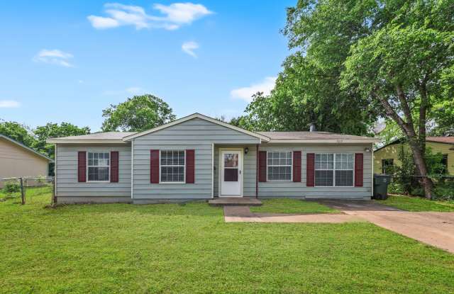 705 Crockett Dr photos photos