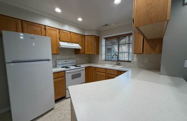 Looking for a New Place in Ogden? Get 3 Weeks Rent Free! | 2 Bed • 1.5 Bath Condo Gallery 4