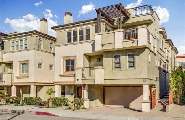 640 Hemosa Avenue - 640 Hermosa Avenue, Hermosa Beach, CA 90254